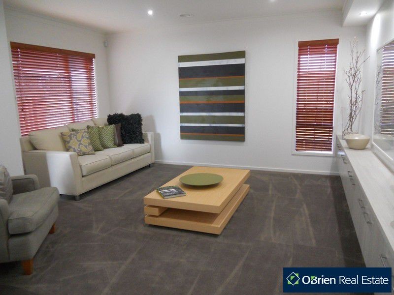 14 John Russell Road, Cranbourne VIC 3977