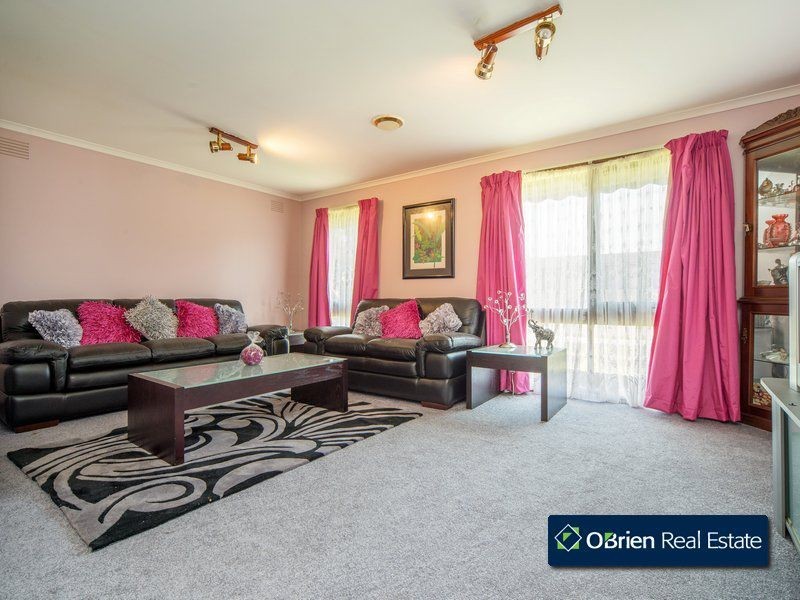 28 Robinson Crescent, Hampton Park VIC 3976