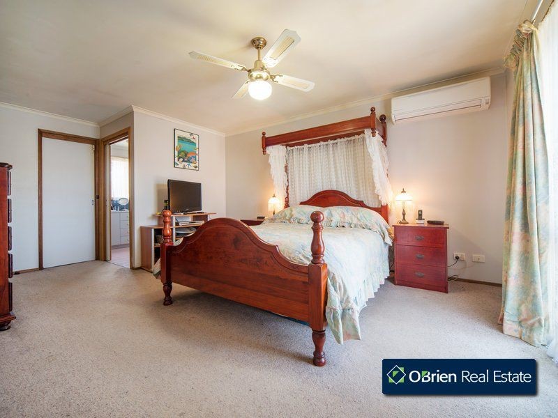 28 Robinson Crescent, Hampton Park VIC 3976