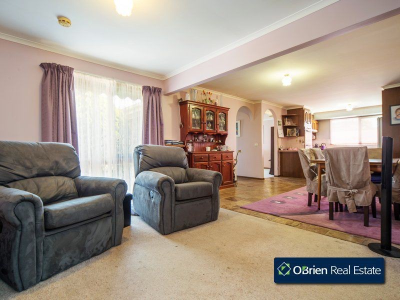 28 Robinson Crescent, Hampton Park VIC 3976