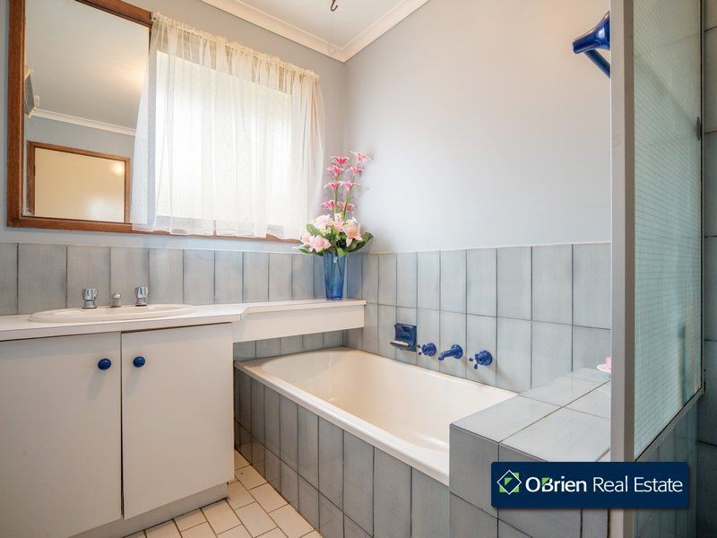 28 Robinson Crescent, Hampton Park VIC 3976