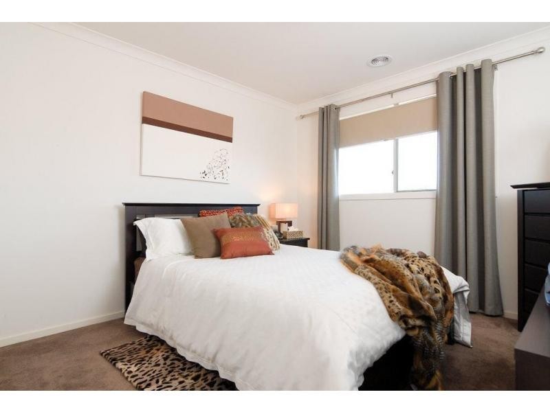 11 Greenfield Court, Cranbourne North VIC 3977