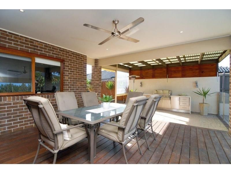 11 Greenfield Court, Cranbourne North VIC 3977