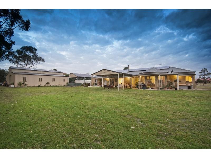 82-84 Lakes Boulevard, Pearcedale VIC 3912