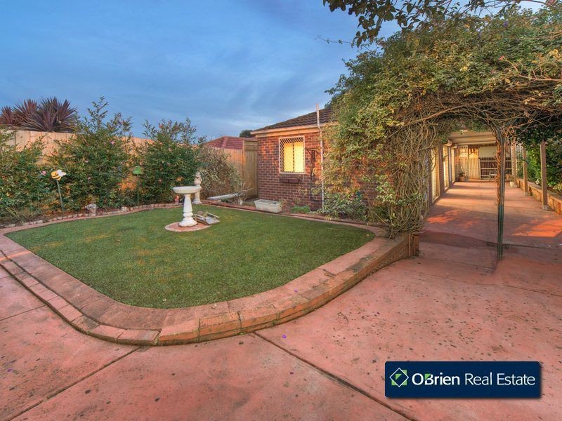 6a Coowarra Way, Berwick VIC 3806