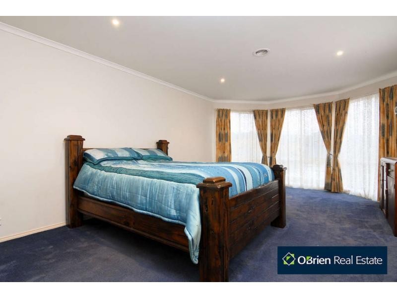 1 Allardice Parade, Berwick VIC 3806