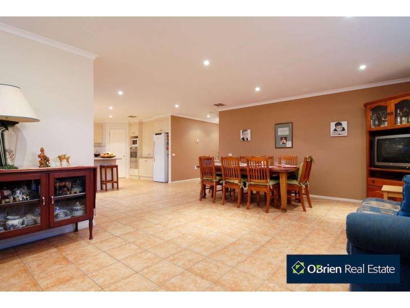 1 Allardice Parade, Berwick VIC 3806