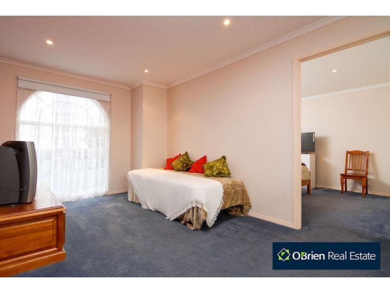 1 Allardice Parade, Berwick VIC 3806