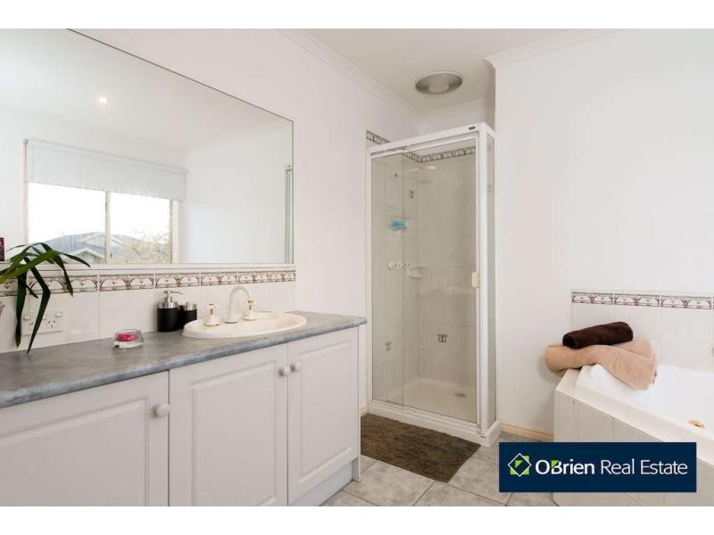 1 Allardice Parade, Berwick VIC 3806