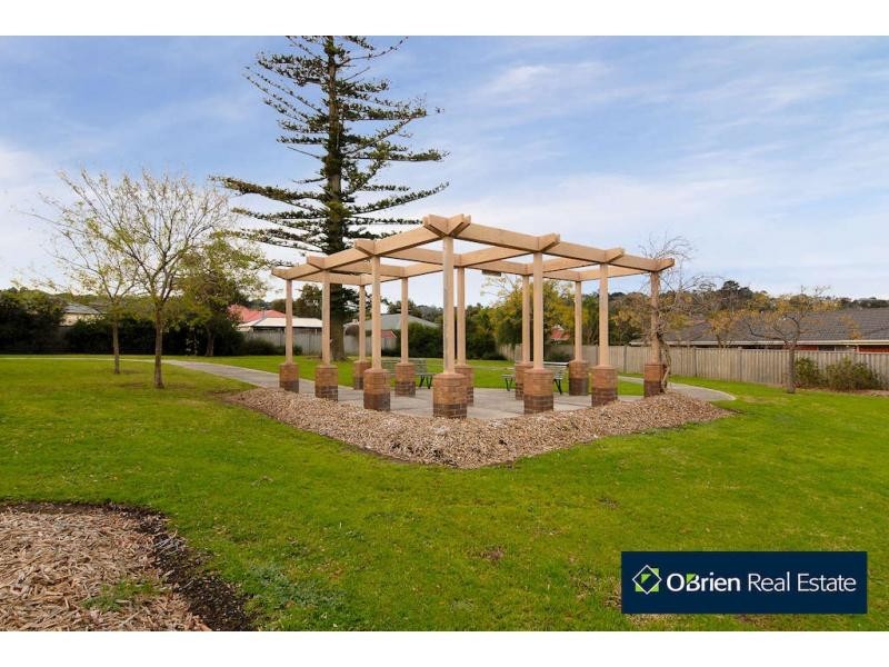 1 Allardice Parade, Berwick VIC 3806