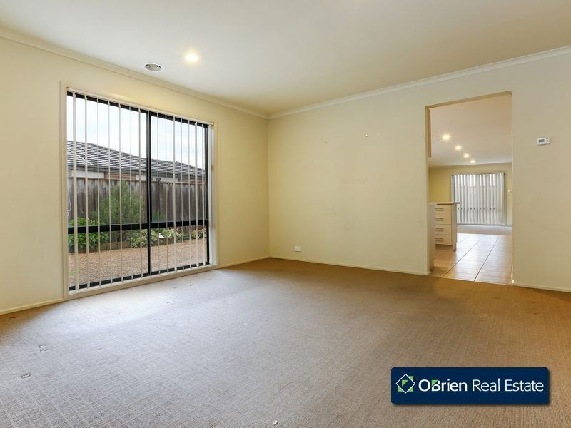 44 Irving Road, Pakenham VIC 3810