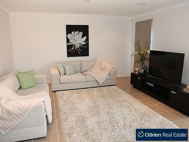 7 Elysian Place, Cranbourne West VIC 3977