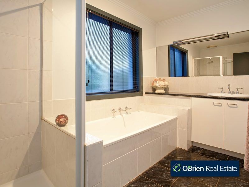 1 Cord Close, Berwick VIC 3806