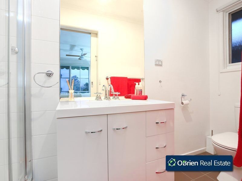 22 Garnet Close, Narre Warren VIC 3805