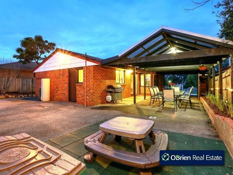 22 Garnet Close, Narre Warren VIC 3805