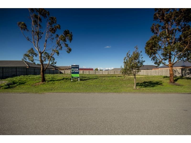 26 Sambur Road, Tooradin VIC 3980