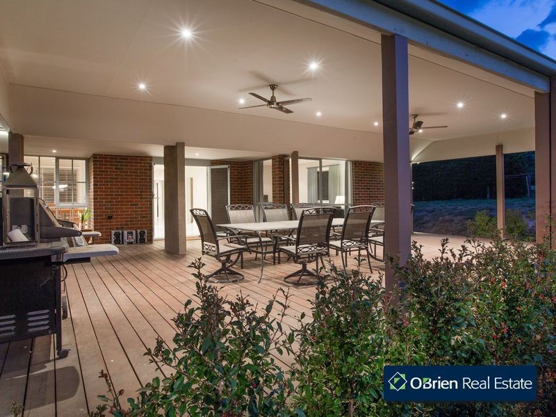 9 Eden Grove, Narre Warren South VIC 3805