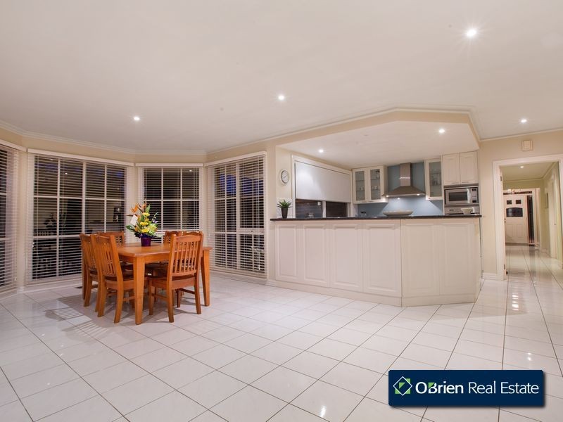 9 Eden Grove, Narre Warren South VIC 3805