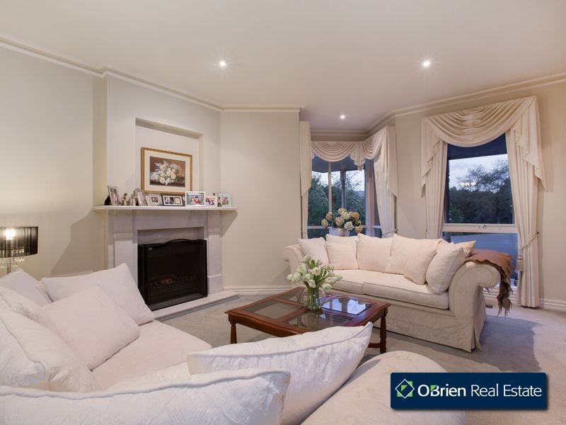 9 Eden Grove, Narre Warren South VIC 3805