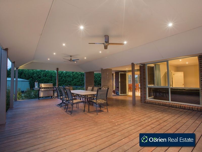 9 Eden Grove, Narre Warren South VIC 3805