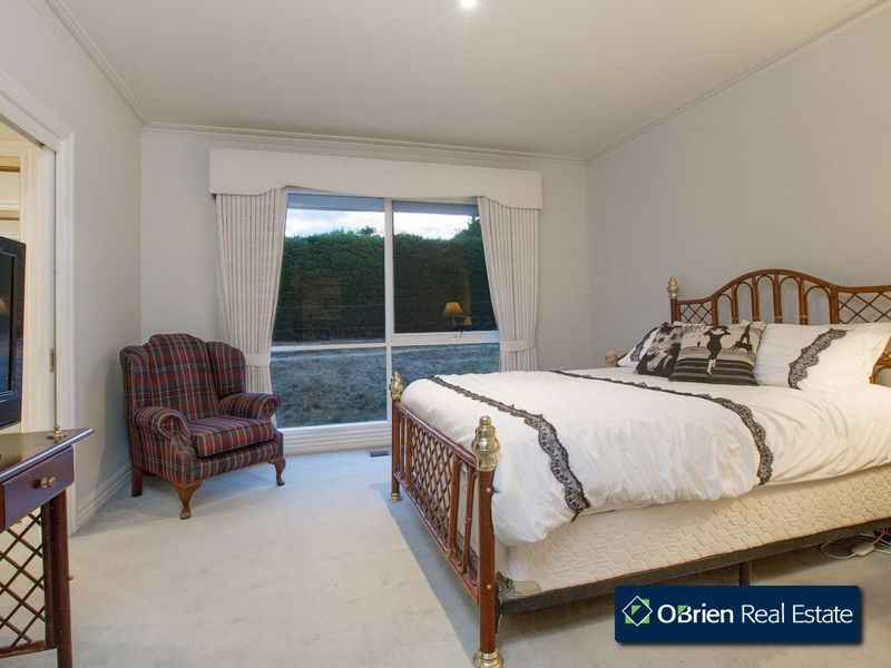 9 Eden Grove, Narre Warren South VIC 3805