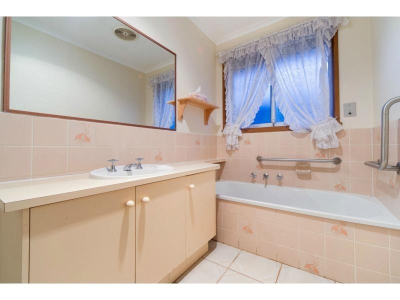 34 Cairns Road, Hampton Park VIC 3976