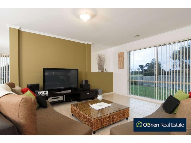 5 Shane Court, Berwick VIC 3806