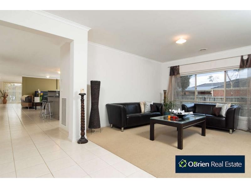 5 Shane Court, Berwick VIC 3806