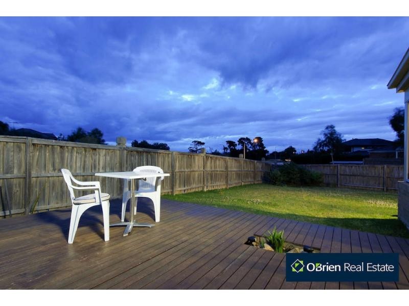 5 Shane Court, Berwick VIC 3806