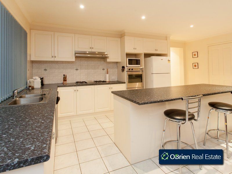 6 Yalumba Court, Berwick VIC 3806