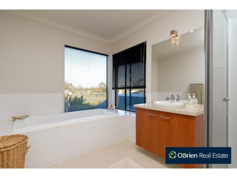 16 Ambiance Crescent, Narre Warren South VIC 3805