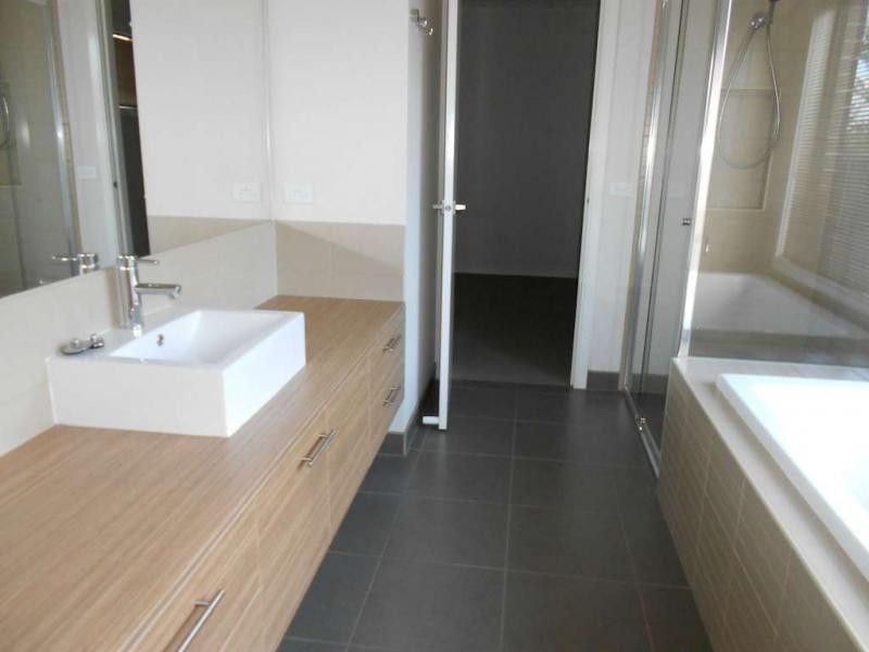 15 Manorwood Way, Berwick VIC 3806