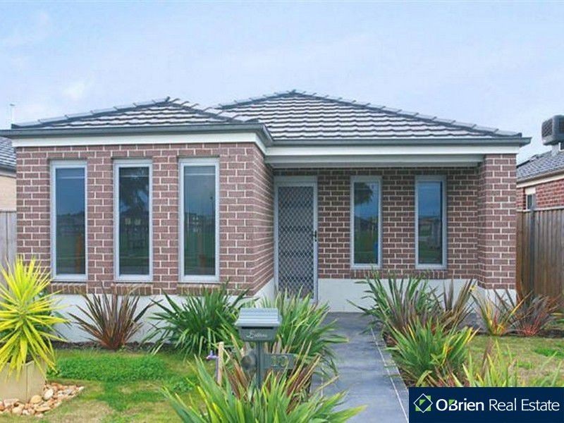10 Hogan Street, Cranbourne East VIC 3977