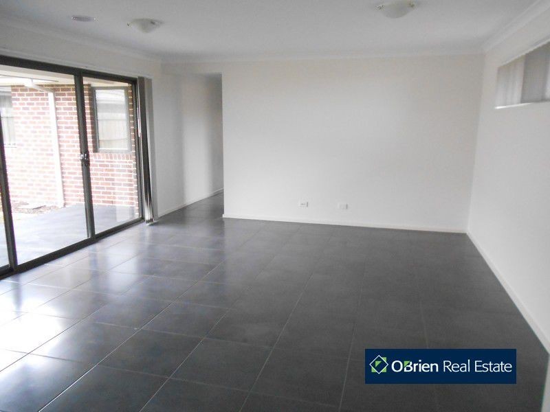 1 Kayanite Way, Officer VIC 3809