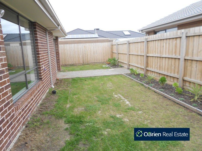 1 Kayanite Way, Officer VIC 3809