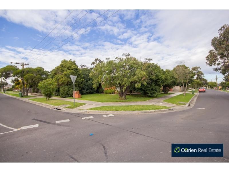 44 Cochrane Street, Cranbourne VIC 3977