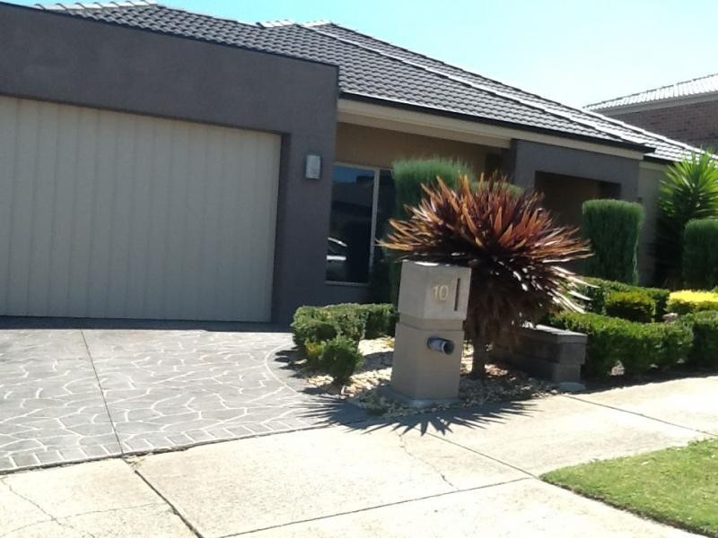 10 Belmont Road, Berwick VIC 3806