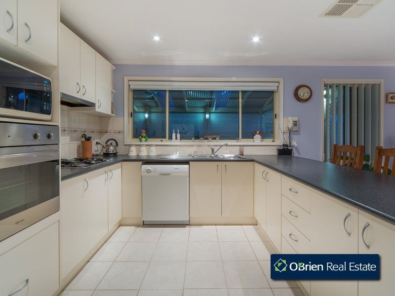 9 Emperor Road, Berwick VIC 3806