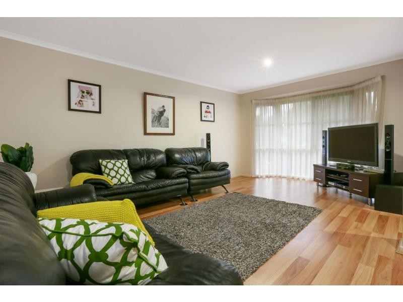 15 Strathhavan Drive, Berwick VIC 3806