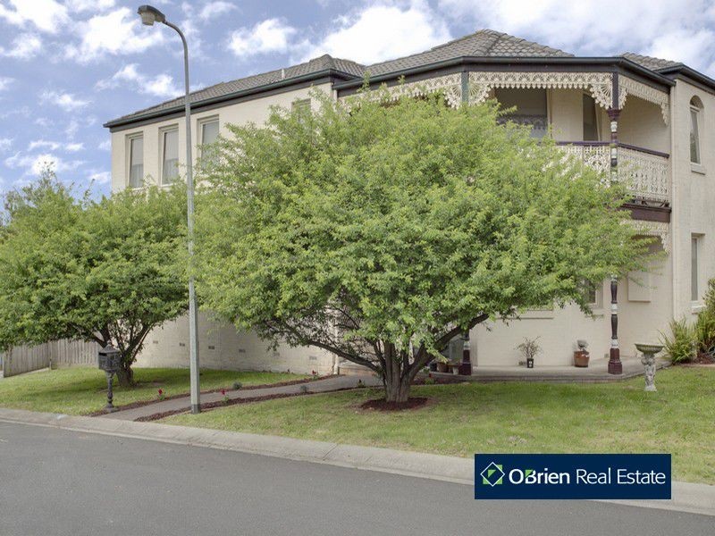 8 Tarrangower Place, Berwick VIC 3806