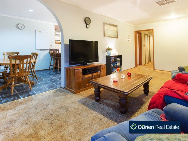 27 Franleigh Drive, Narre Warren VIC 3805