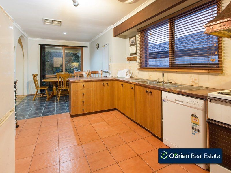 27 Franleigh Drive, Narre Warren VIC 3805