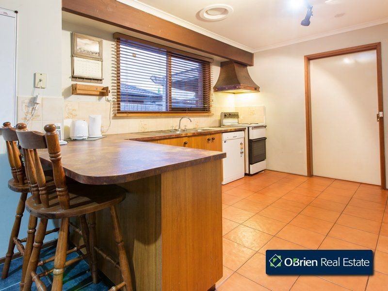 27 Franleigh Drive, Narre Warren VIC 3805