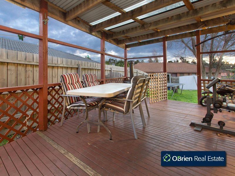 27 Franleigh Drive, Narre Warren VIC 3805