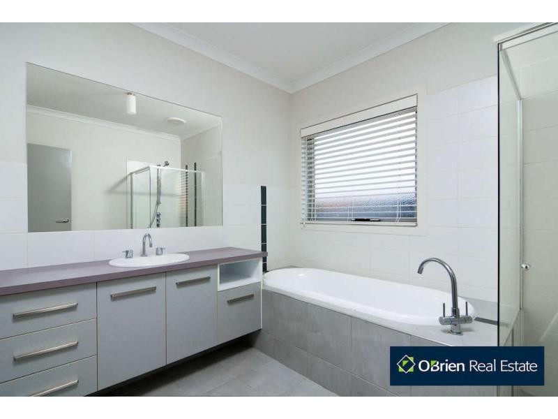 47 Golden Grove, Narre Warren South VIC 3805