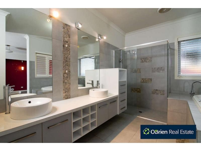 47 Golden Grove, Narre Warren South VIC 3805