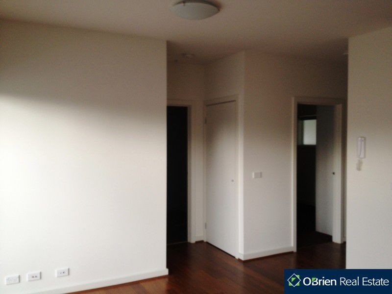 8/75 Lillimur Road, Ormond VIC 3204