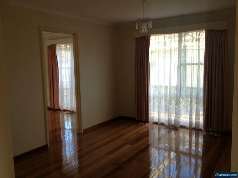 9 Greenvally Crescent, Hampton Park VIC 3976