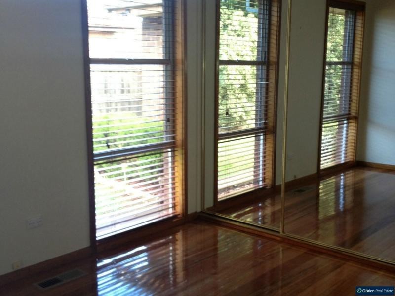 9 Greenvally Crescent, Hampton Park VIC 3976