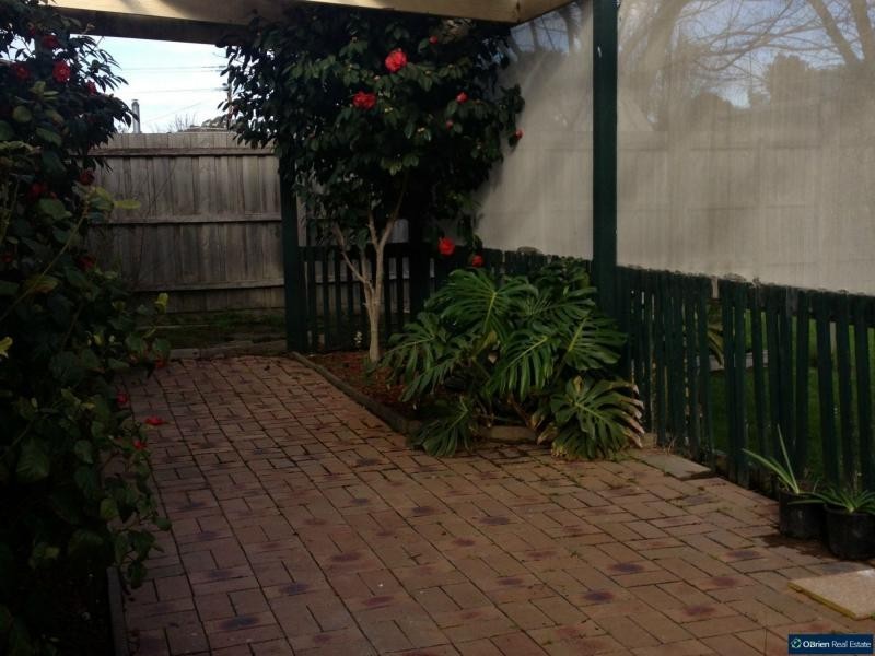 9 Greenvally Crescent, Hampton Park VIC 3976